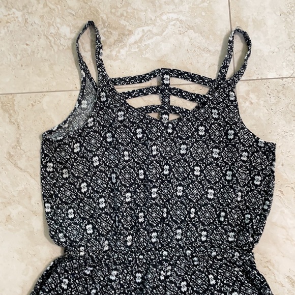 Size M black and white romper - Picture 2 of 4